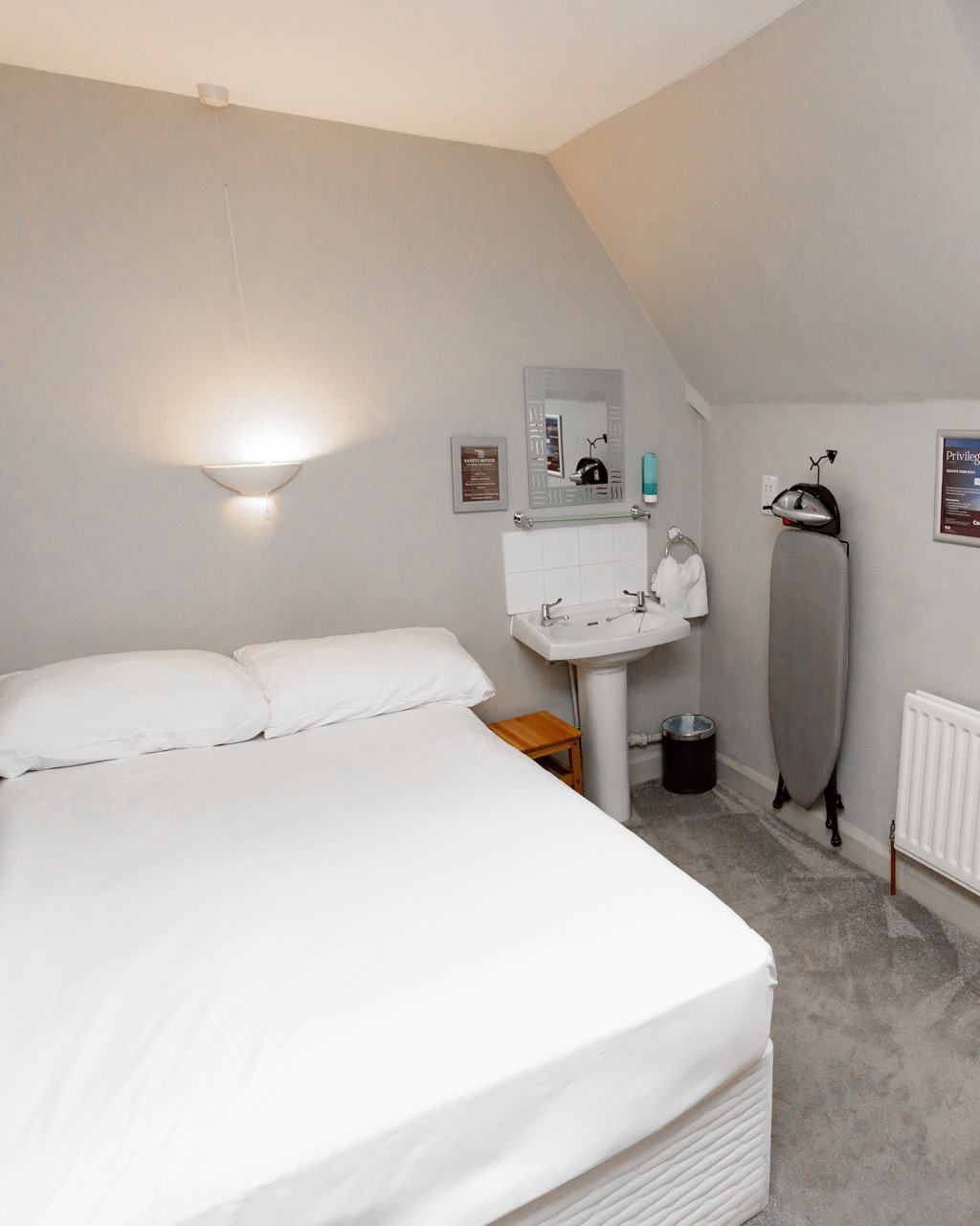 Compact Single Room The Corner House